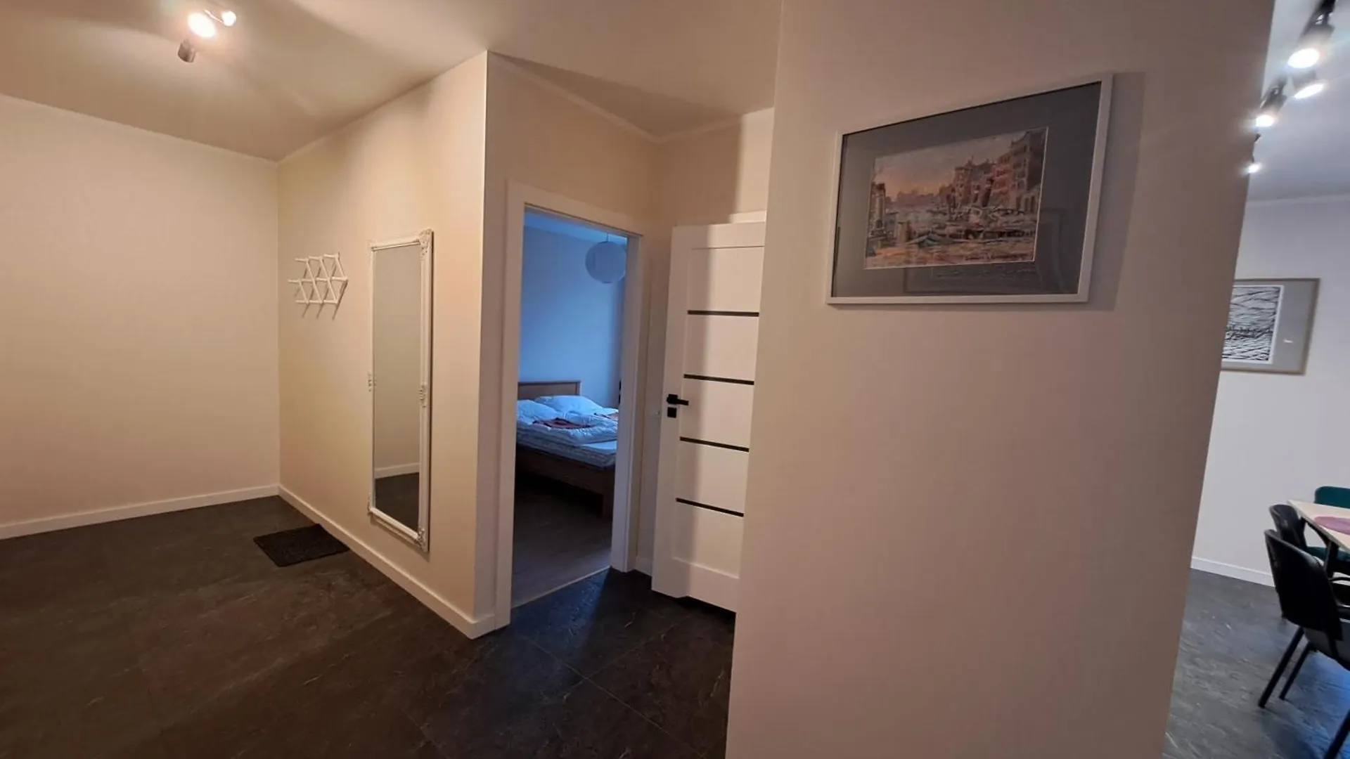 Komfortowy Apartament- 1 Salon, 3 Sypialnie, 2 Lazienki W Gdansku 0*,  Polska